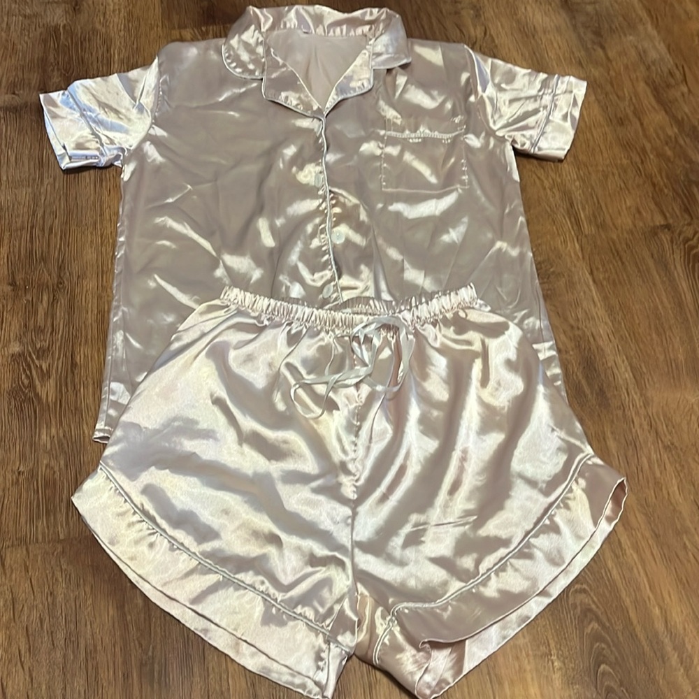 NWOT BABY PINK SILK PAJAMA SET